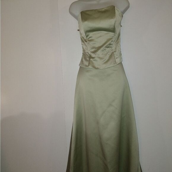 Impressions Satin Lime Green Skirt Set - Picture 7 of 12